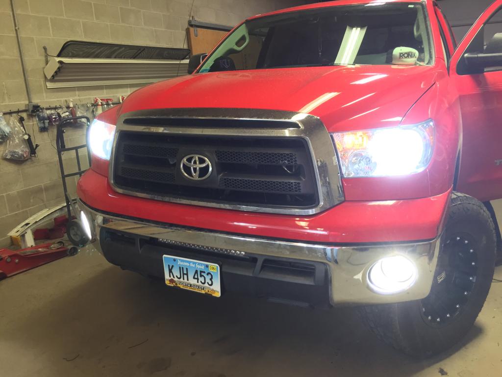 LakesAudio's tweet photo. Who needs a Florida spring break when you can spend it with us! #HID #LEDfoglights #interiorLEDlighting @SeanNokken http://t.co/bX7zzkHkfr