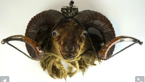WM_Antiques's tweet image. Lot 214 #Scottish Rams Head #SnuffMull sold £880