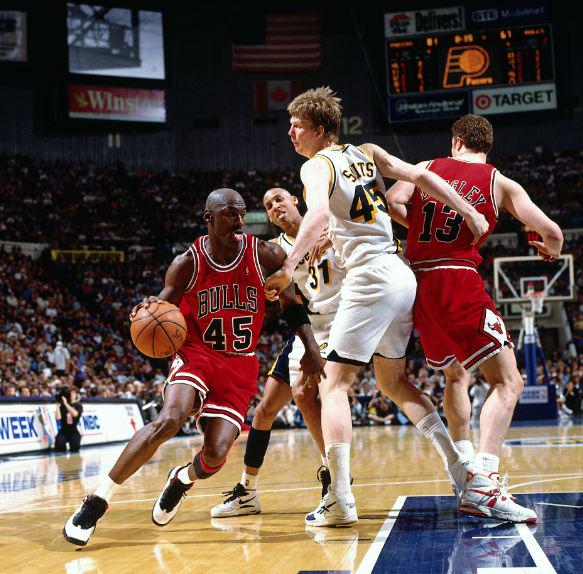 NBAHistory's tweet photo. "Michael showed his brilliance in many ways.He gave us a lot of impetus.But he was out of sync.”-Phil Jackson #MJBack http://t.co/Mg9gFWRnV9