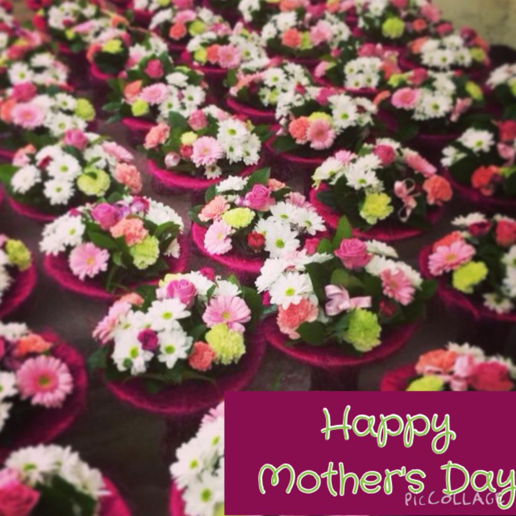 Fbkgirls's tweet photo. Mother's Day 2015! 
Our poor staff, worked till they dropped http://t.co/gwq9H7XCt7