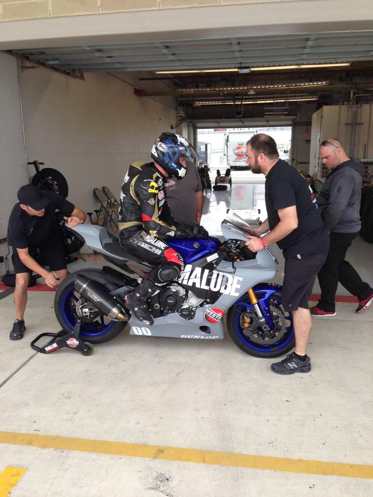 MotoBice's tweet photo. Wolverine on the gas! @WestbyRR goes 2:11.580 on Superstock #Yamalube R1. Only 3 bikes in 11s. Hayes, Beaubier, #00! http://t.co/U12KP6uMW4