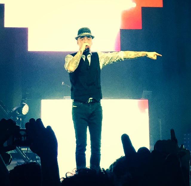 SWMoni's tweet photo. Sono sempre grandissime emozioni ❤️ 17.03.2015 #alcatraz #Ilbellodesserbruttitour  
@jaxofficial @Vaffanclub_J_Ax http://t.co/0MMPKNJPAE