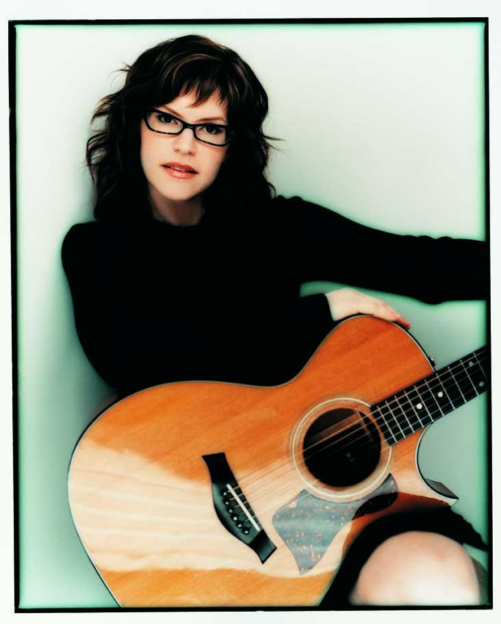 Fishman artist <a href="/LisaLoeb/">Lisa Loeb</a>​ will be a special guest on <a href="/thechew/">The Chew</a> ​tomorrow (Mar 20) at 1pm! abc.tv/1MNzTns