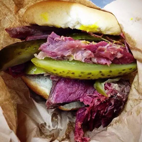 LEF2015's tweet photo. MMMmhmmmm mouth-watering. Lucky for us the crew from @Ghetto_Grillz will be bringing this beauty to #LEF2015 http://t.co/IUmT3preba