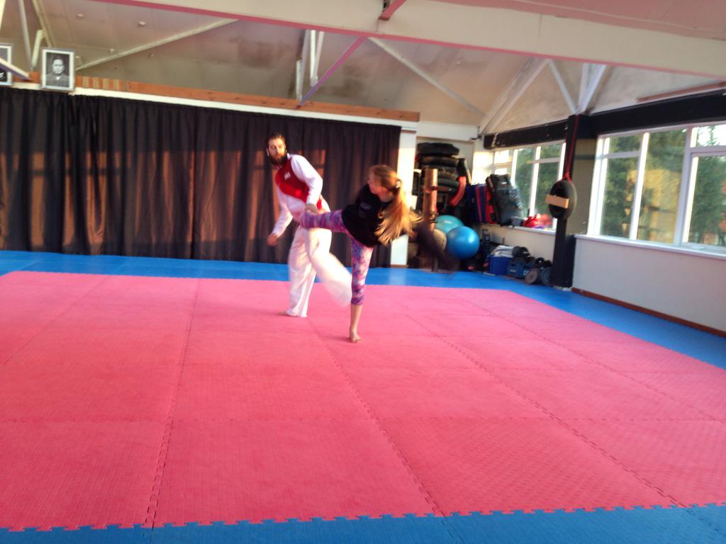 KatieTKD's tweet photo. #Taekwondo training time!! :) #happy #ready2work #spanish2015 http://t.co/tCxaRJvNPb
