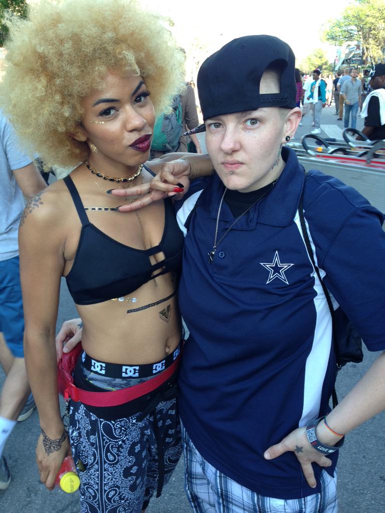 GetTwistdXO's tweet image. @LexLuKillEm #istayloyal #lexlu #crew #amzing #getather #awesome