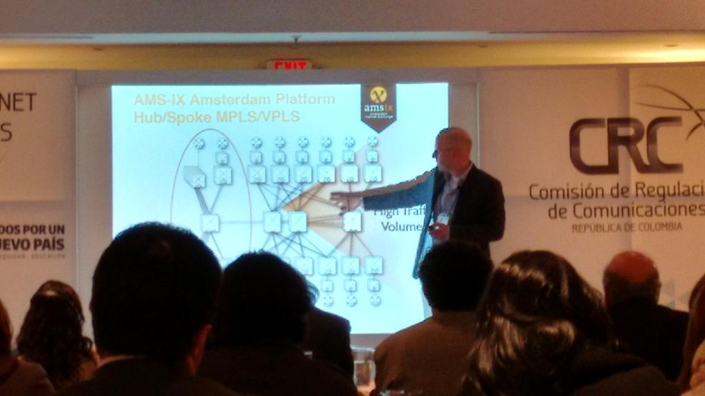 ClaudiaXimenaB's tweet image. Interesante debate #ForoIXP sobre conveniencia más IXP regionales. PCH.NET, Google, AMX-iX,  @CRCCol