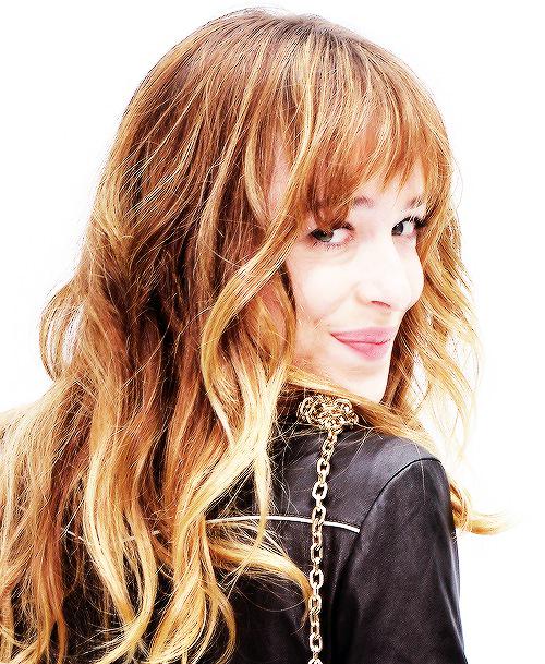 HotorNot_4's tweet image. RT FOR - Lily Collins
FAVE FOR - Dakota Johnson