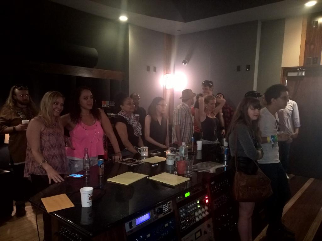 Thrill_Box's tweet photo. Everyone in the studio watching@BOOMscatMusic make magic! #thrillbox #secretsessions #sxsw #boomscatmusic http://t.co/dnrXWgPIQr