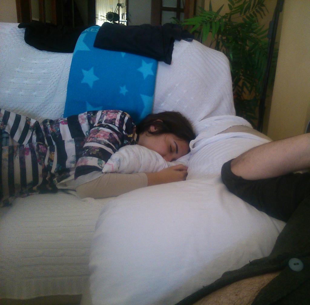 mariaagoooo's tweet photo. Y siempre tiene sueño..#estamosenpaz! @celiagom4 http://t.co/X1lkBA0Th9