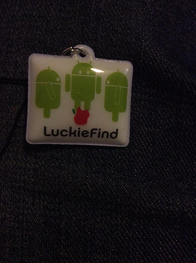 ItsOnlyVex's tweet image. I work at Boost Mobile, and this is what came with the phones we ordered. #AndroidOverApple