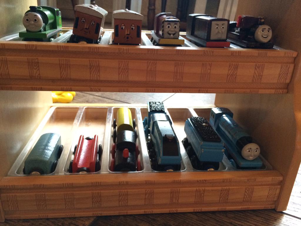 DiscoverAndDo's tweet photo. Some of our toys generously donated by local mums! More 2 come! Your kids won't get bored at our session!  #playtime http://t.co/6Bxh69ftBo