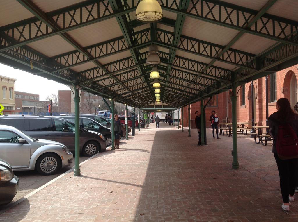 wisandreahl's tweet image. try to find juliette and Jude!! #SEgroup #minimester2015 #easternmarket