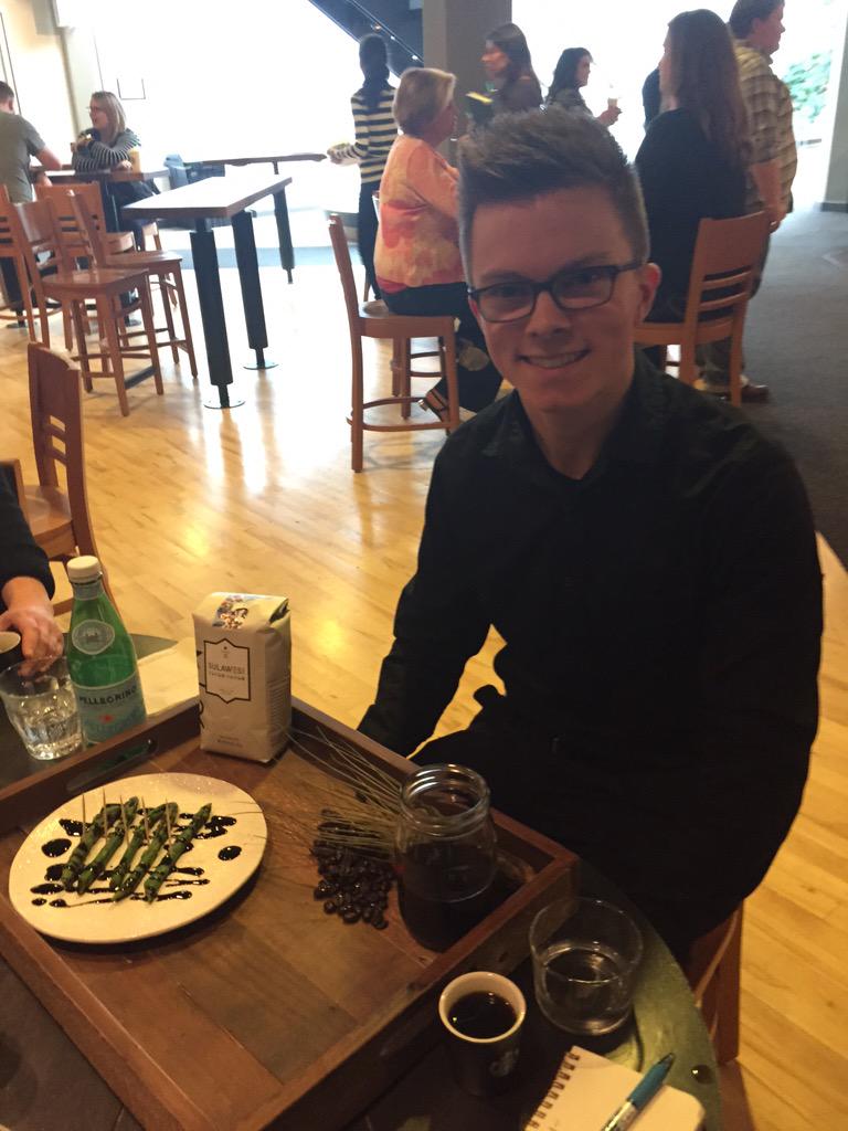 Chobbse's tweet photo. Now that's a coffee tasting. You inspire me Kyle! #tobeapartner #sodo8 http://t.co/h2HT0PzOW8