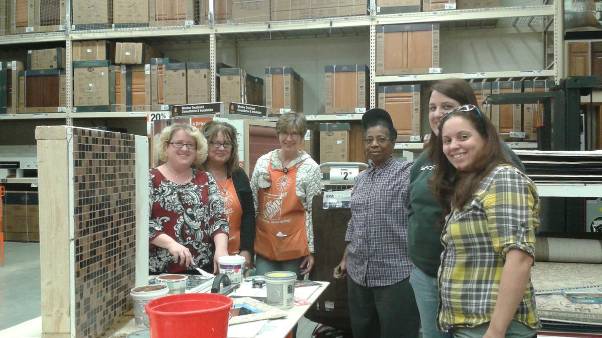 cldspud's tweet photo. Do it herself work shop 6930 awesome job trish and colleen http://t.co/uW19Y2J6l8