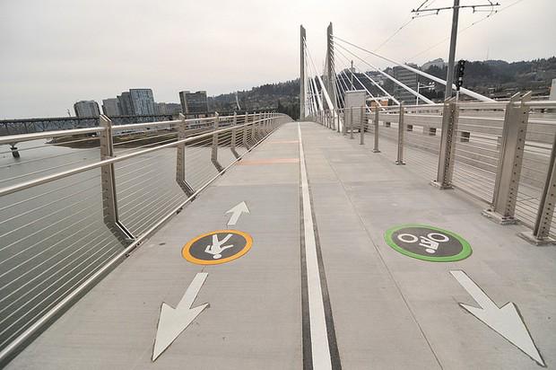 .<a href="/BikePortland/">BikePortland</a> got a first look at Portland's car-free bridge, Tilikum Crossing trib.al/kJidUvr