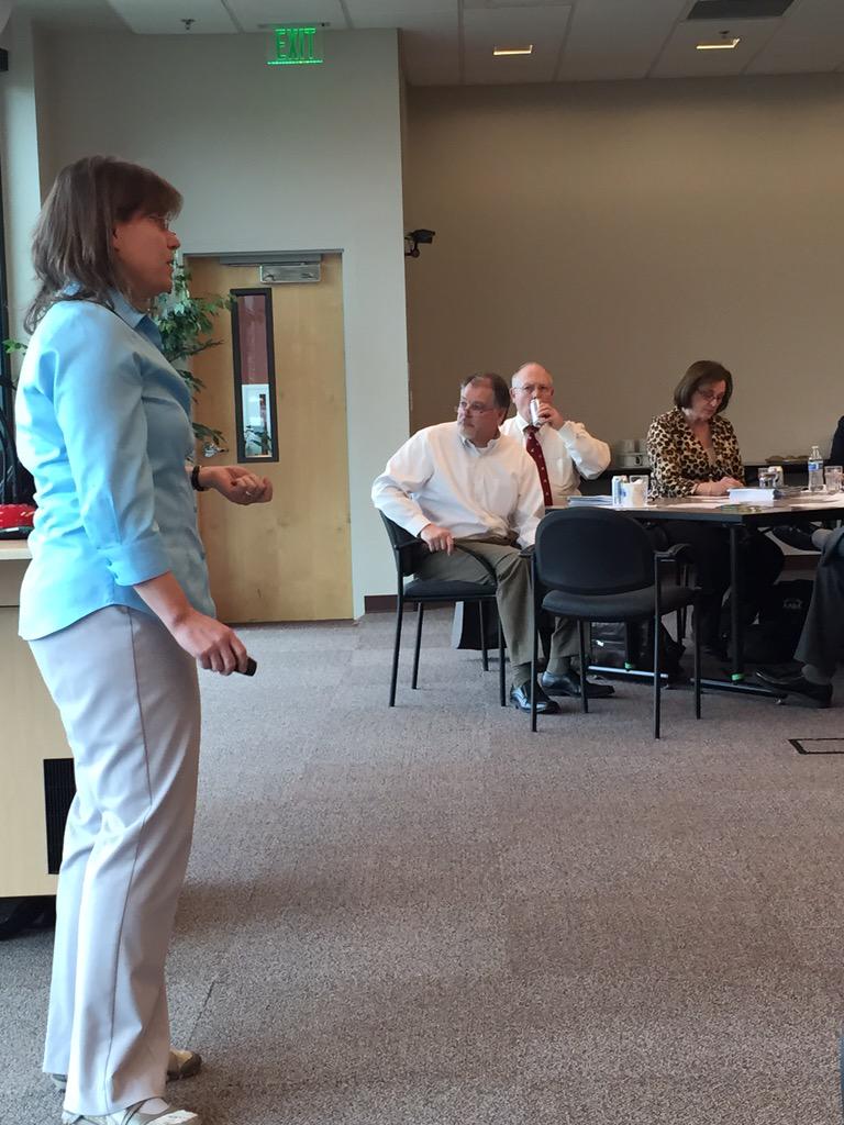 petepncesd's tweet photo. @mechellencesd presenting to SAC on Science Leadership Network @NCESD http://t.co/KKeznUxlUg
