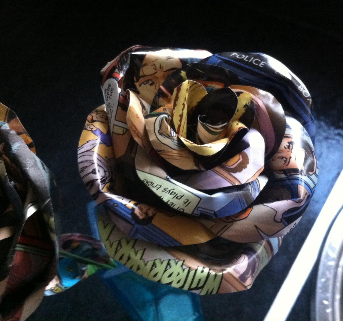 VictoriaJayne42's tweet photo. Brought a vase for the comic book roses purchased at #EMCon2015 #mydoctor #spock http://t.co/DZCMqD1rqe