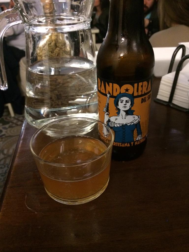 AulaAlimentaria's tweet photo. @Bandolera_cerv nos deleita con una clase magistral muy cervecera http://t.co/oDYZk8Iys7
