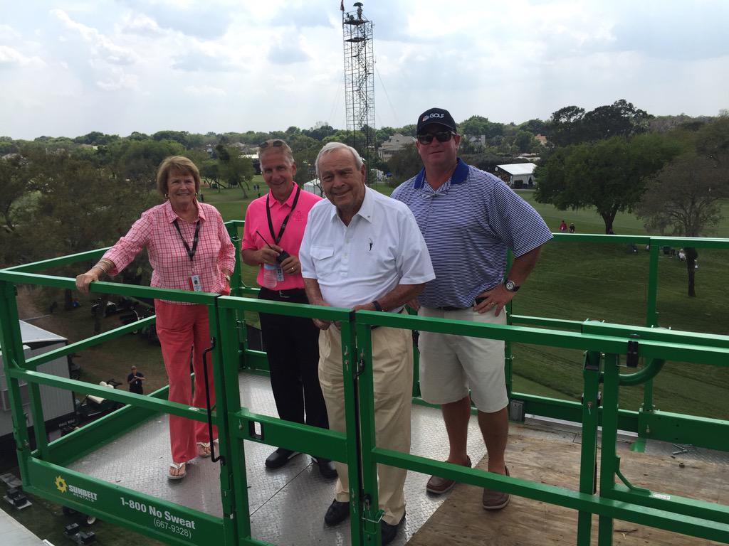 APinv's tweet photo. #FeaturedGrouping MT @coribritt #ArnoldPalmer, wife Kit & Scott Wellington leaving @GolfChannel booth on 18 #APinv http://t.co/5Y9nCB7sQa