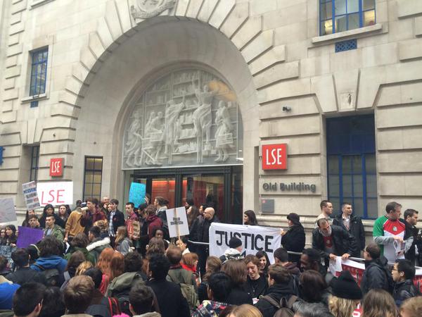 saulocorona's tweet photo. #OccupyLSE movement calls for an end to profit-driven education: http://t.co/wCiu3xqxdb #LSE #London #LSEOccupation http://t.co/d3YtxvYiXK