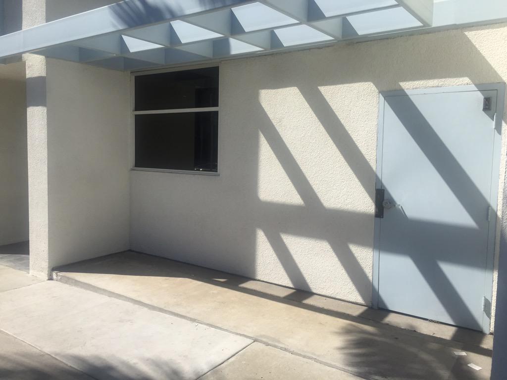 SuperSweetToy's tweet photo. So.... We are going to need a step and repeat and a red carpet for this area next to @DuffsCakemix ...hmmm http://t.co/gJLWCqELuh