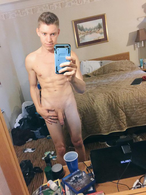 Like and Rt if you are watching my #gaycamshow on http://t.co/9A19bcFWlO #gay #BigCock @chaturbate http://t