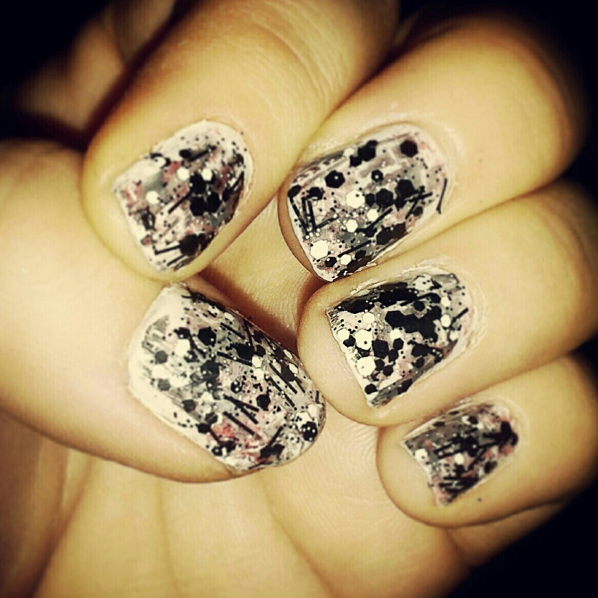 artanddisasters's tweet photo. Just entered the @snaapiq 'Best Nails' contest Snaapiq BestNails inspired by street art http://t.co/PWjMkTtECM