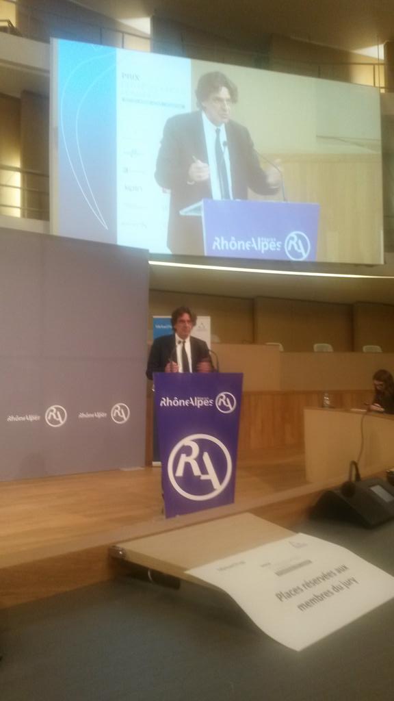 DamienLoison's tweet image. Très belle intervention lyonnaise de Luc Ferry au #PrixRH Rhône Alpes Auvergne avec @michaelpagefr @ANDRH_Officiel