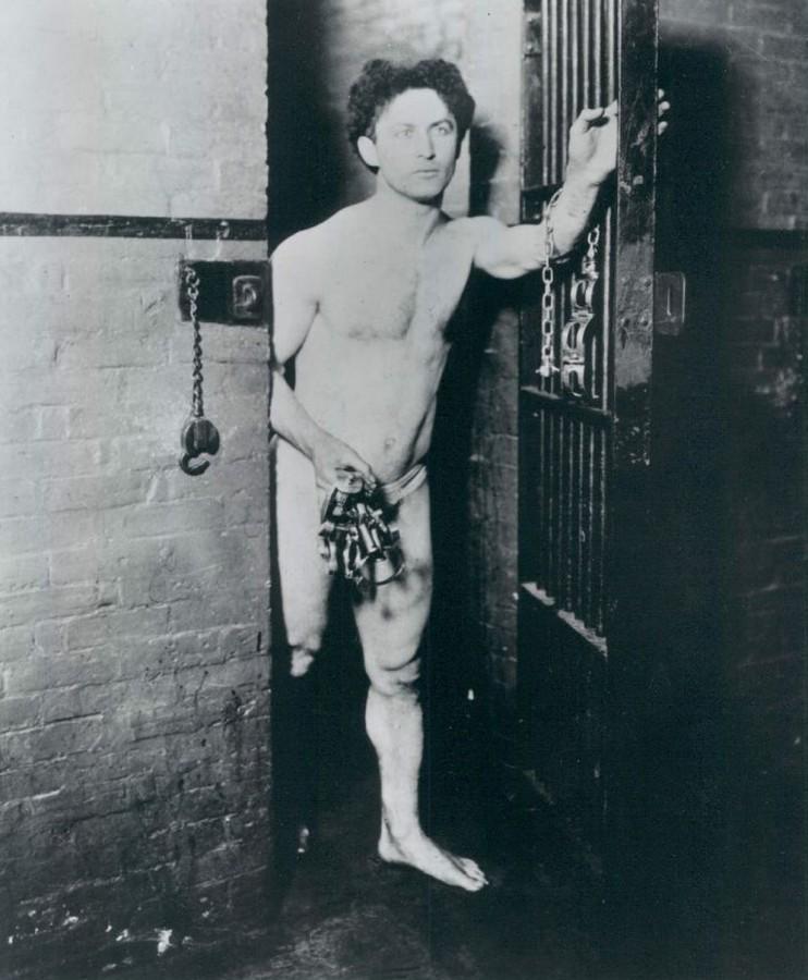 Picture of Harry Houdini in 1906 
