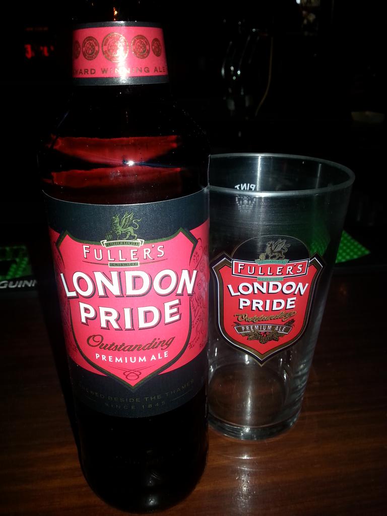 CloverTavern's tweet photo. Te apetece una brown ale? y cual prefieres? Lodon pride o New castle brown ale? Tenemos las dos !! http://t.co/ljTRP7j9vl