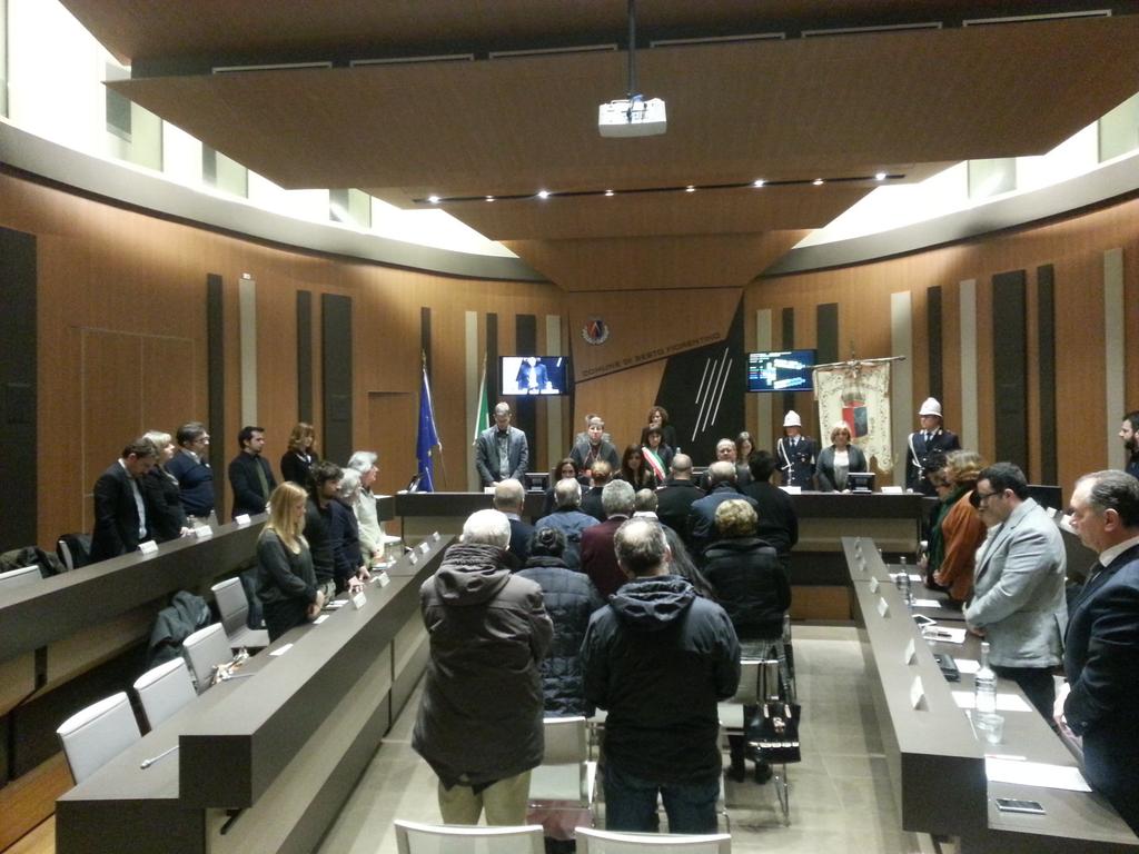 SestoFiorentino's tweet photo. Cardinale Betori incontra Giunta e Consiglio comunale. Minuto silenzio per vittime strage #Tunisia @sarabiagiotti http://t.co/MnXzIhbeny