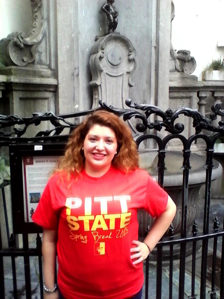 lynzeef3's tweet photo. @pittstate  Visiting the famous Manneken Pis fountain &amp; enjoying a real Belgium waffle! #BeAGorilla http://t.co/f0BimunCKz