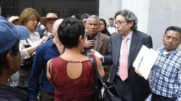 Carmen Aristegui cancela mensaje sobre su despido de MVS
cnn.mx/n002EZA