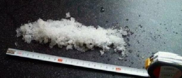 Postureoport's tweet photo. Hombre, si nos empeñamos en que cayeron 3 cm de nieve, cayeron 3 cm de nieve. No hay más que hablar @portalrubioesms http://t.co/0OzsAWvv7v