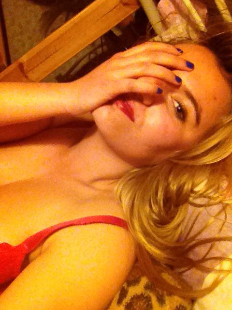 CaraDModel's tweet image. Goodnight boobies @zaynmalik @Harry_Styles @NiallOfficial @JamieDornan @Caradelevingne