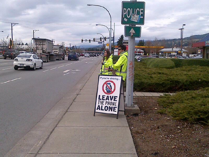 icbc's tweet image. Volunteers conducting #cellwatch in #PortCoquitlam to remind drivers to #leaveyourphonealone @cqrcmp  ^kp