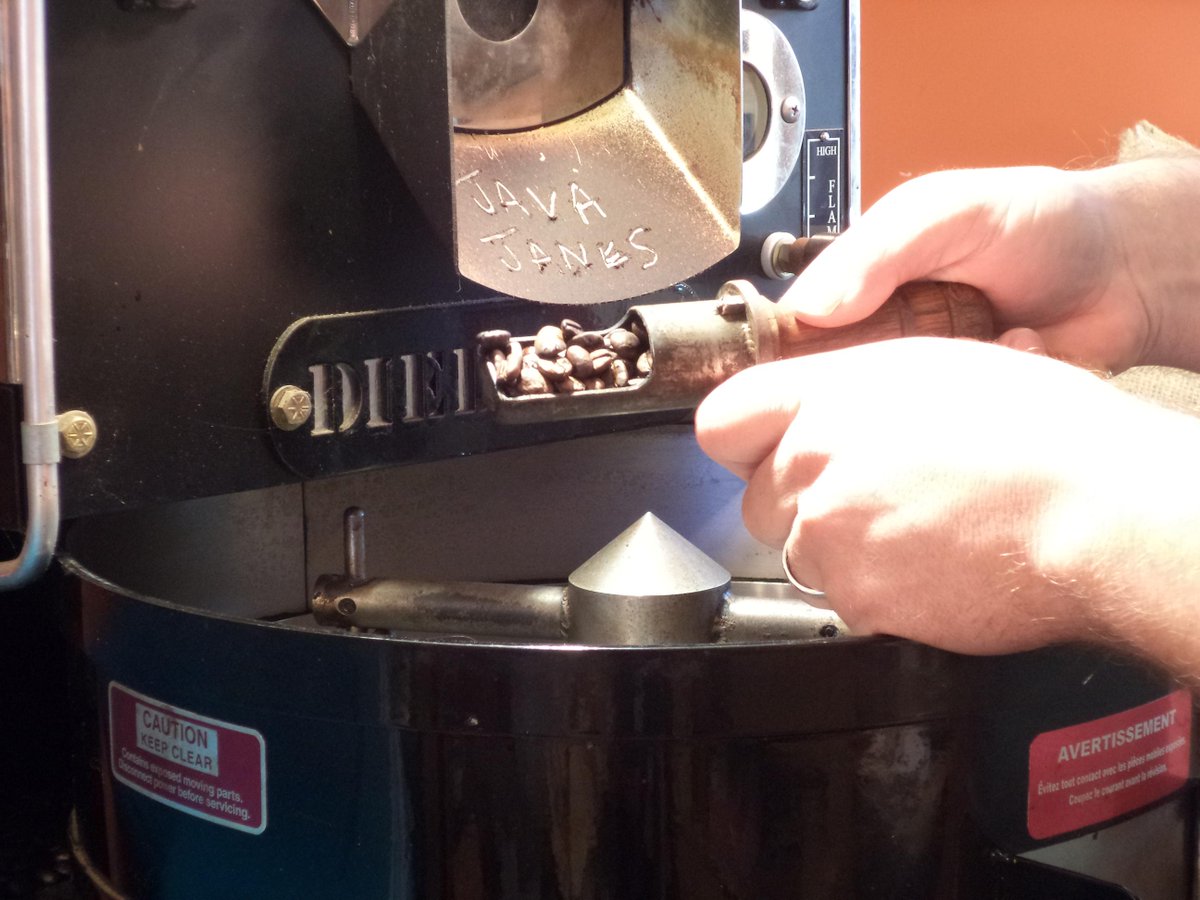 JavaJanes's tweet image. Fresh Batch of Colombian. Ready to be blended. #coffee #coffeelovers #caffeine