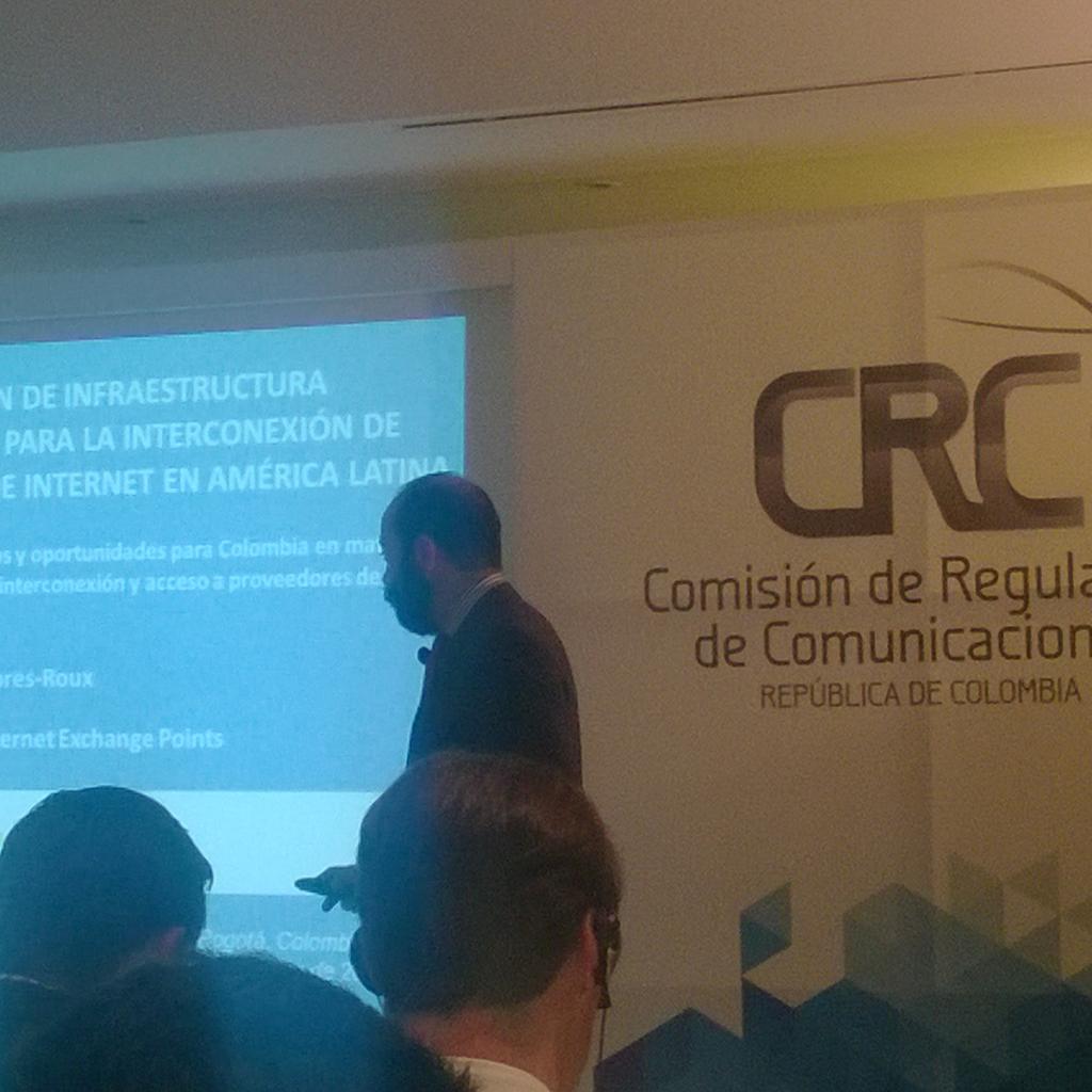 CRCCol's tweet image. Ernesto Flores-Roux explica la expansión de la infraestructura TI en Latinoamérica. #ForoIXP @CRCCol