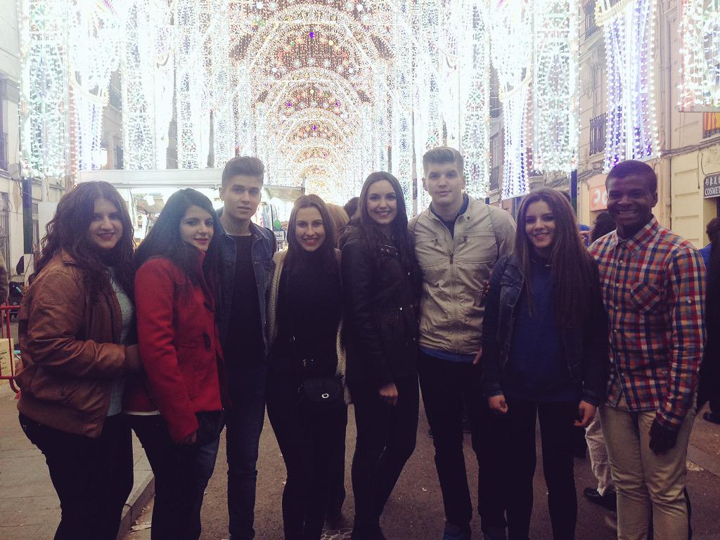 sansalluch_'s tweet photo. Qué grandísimas fallas!!! 😁 http://t.co/1L03O9gR4L