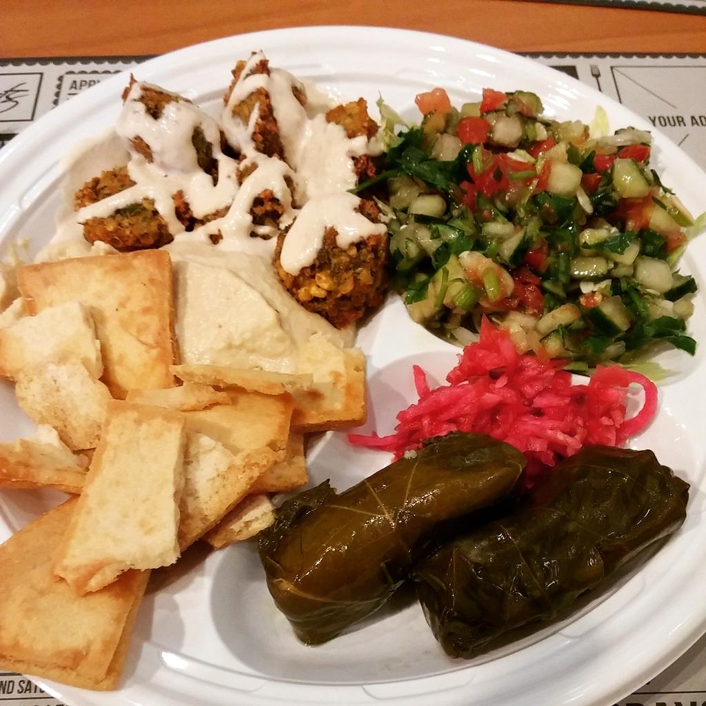 MamaRobin76's tweet photo. I'm already a fan of @holyokehummus ...#localandproud #supportlocalbusinesses #holyokema #Falafel #hummus #nomnomnom http://t.co/bYJL3dSp3n