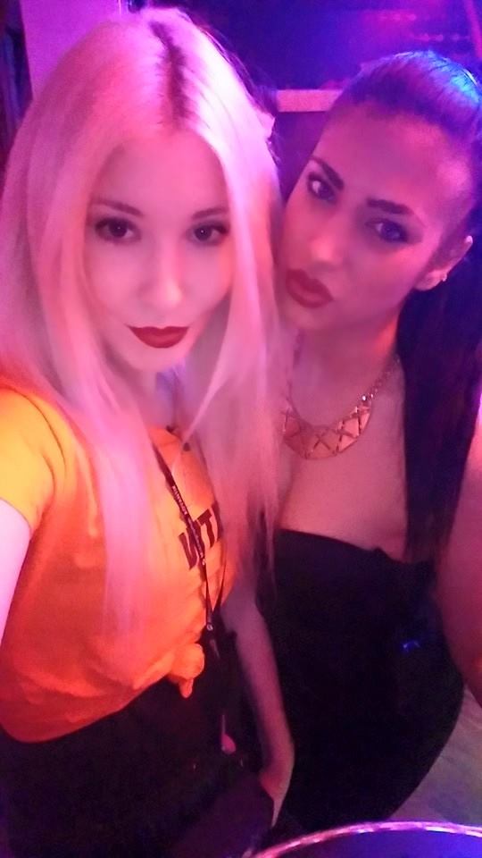 BarPlanetVITA's tweet photo. Vita in Ivona posiljajo lepe pozdravcke.. Vabljeni na radenska ski jump party v #BarPlanet!! http://t.co/t7SPlThbBD