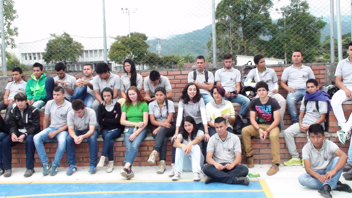 CDTCIQUINDIO's tweet photo. Se vive el triunfo de la democracia, en la posesión de nuestros representantes CDTCI, http://t.co/uzdCnIbwm6