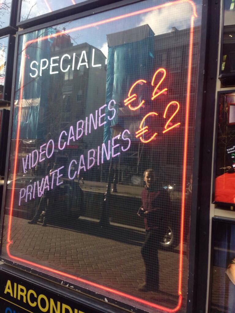 SHancock57's tweet photo. #tbt @Marlow1993 getting caught red handed in dam 😂 #getyamoneyout http://t.co/EWIua4SY3u