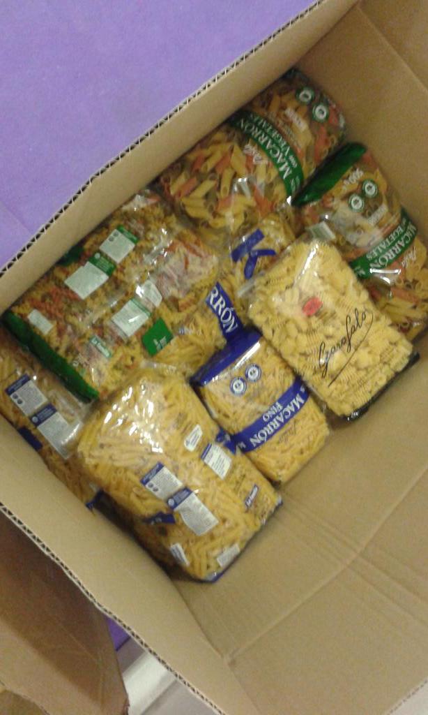 salvemoseverest's tweet photo. El sabado os esperamos todo el dia en CC Espacio León. Dona alimentos #echalehuevosleon #SalvemosEverest http://t.co/TfP3BgUM0G