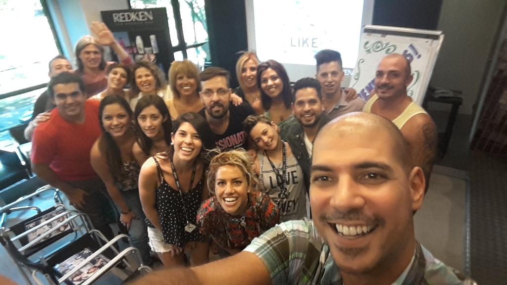 OliverasJacob's tweet photo. Con este grupo maravilloso de profesionales hoy @RedkenArgentina damos por concluido el Redken Specialist!!! http://t.co/rEIRtmIwyb