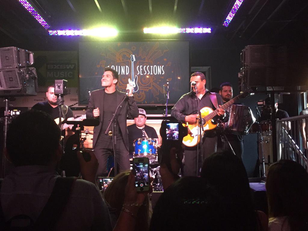 dmyamaki's tweet photo. @luiscoronel281 I can't hear over all the girls screaming lol! #SonySessions @Sony @delrecords @OficialEmpire #SXSW http://t.co/9LBC8amOvF