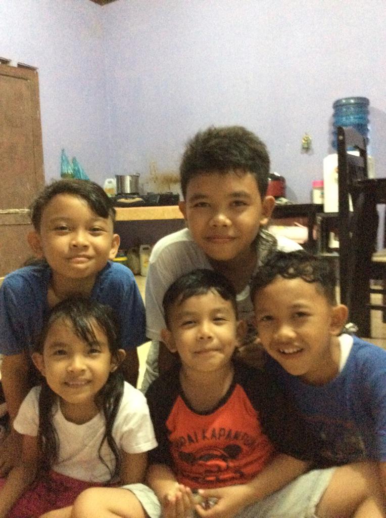 JojoIdolJr's tweet photo. Siang Abg kk Jofrenity semuaaa..lg pada apa ya abg kk Jojo semua..moga sehat2 jaj ya..Love You all http://t.co/5UecQHvhwt