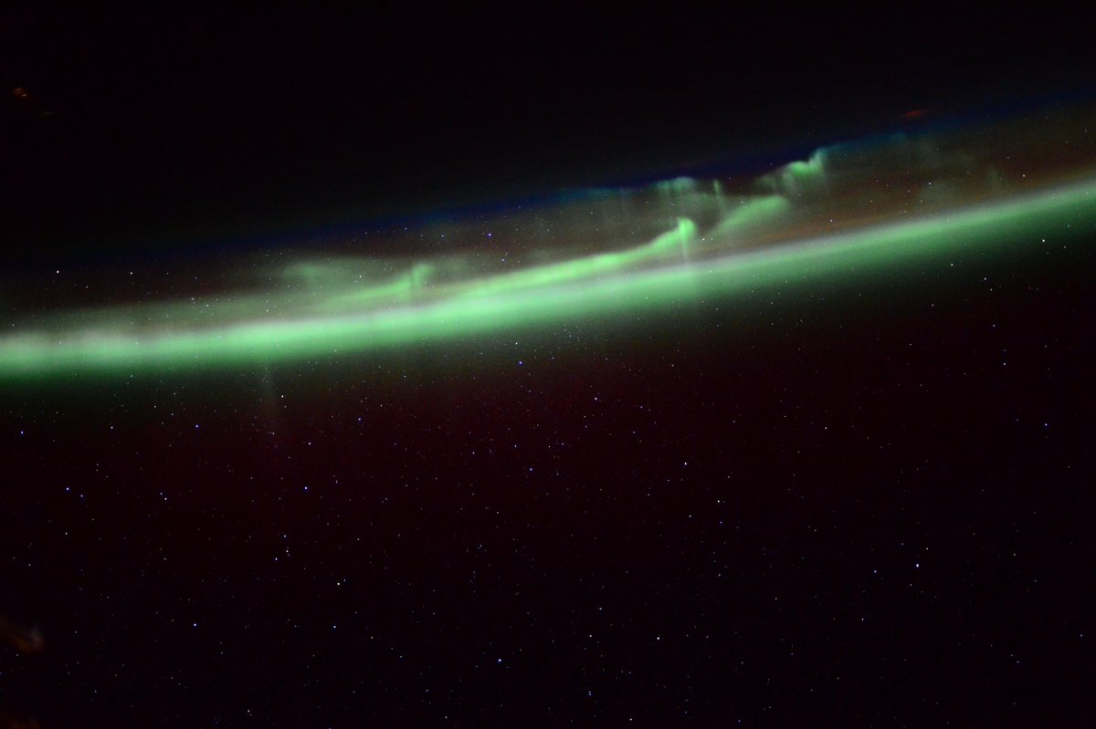 passettoancona's tweet image. AstroSamantha: Our occasional companion, the aurora. Always glad to see your dance.  #ecli… goo.gl/MzSfz1