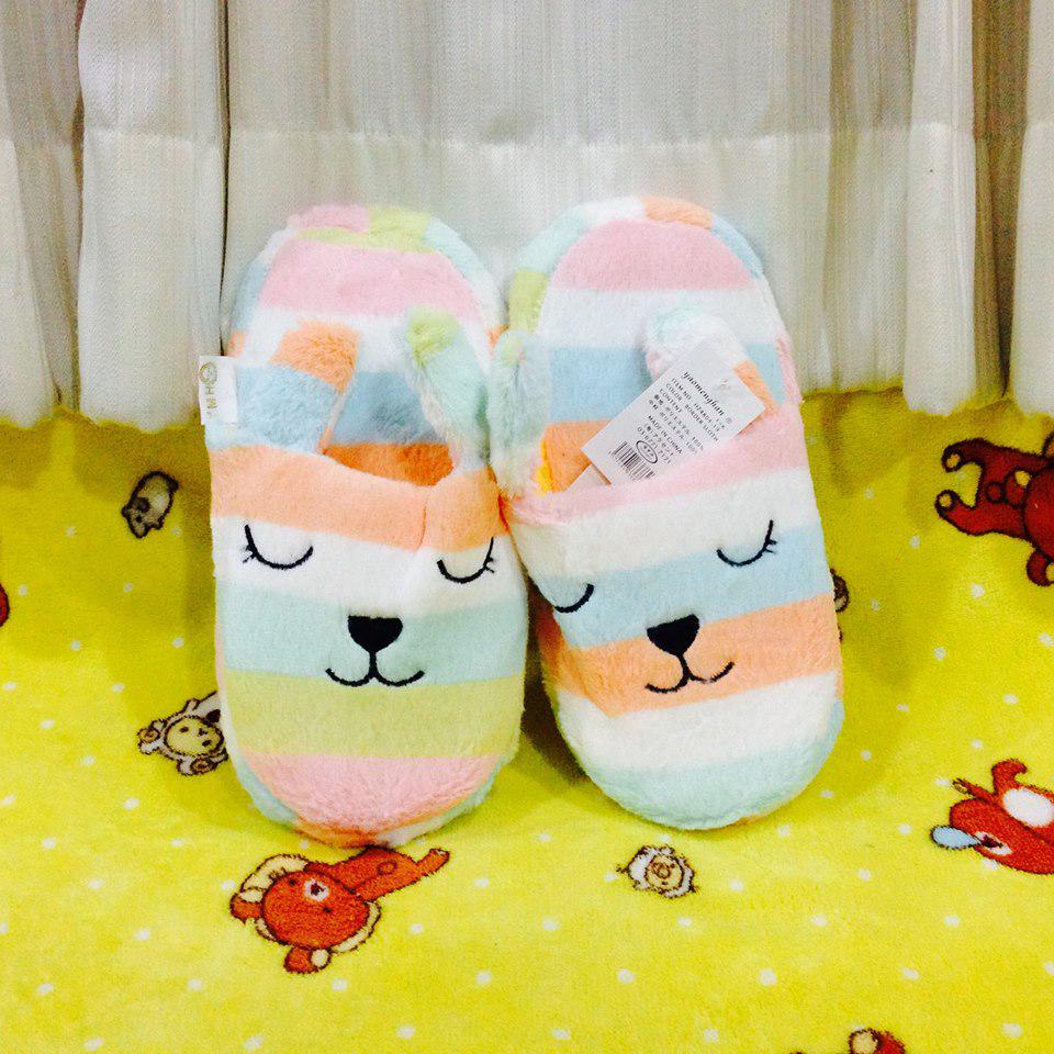 MMHouseShop's tweet image. พร้อมส่ง ถ่ายรูปจากสินค้าจริง
รองเท้าใส่อยู่บ้าน CRAFTHOLIC นุ่มๆ
ขนาด Freesize
ราคา 300บาท